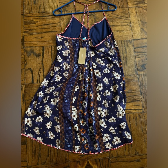 Cute sleeveless dress - Picture 2 of 4